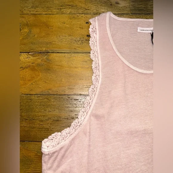 UNSUBSCRIBED Blush Crochet Lace-Trimmed Tank Top Basic Feminine Balletcore - Picture 3 of 8